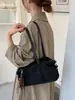 Bolso de mano retro de nicho transfronterizo para ir al trabajo, nuevo modelo de moda 2026 para mujer, bolso de hombro debajo del brazo de gamuza de gran capacidad