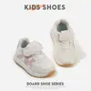 Zapatos Deportivos Nuevos de Estilo Primavera 2026 para Niñas Moda Coreana Suela Suave Antideslizante Zapatos Casuales para Niños Forrest Gump Zapatos para Correr
