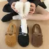 Confortáveis sapatos Mary Jane baixos quentes e peludos, sapatos de algodão estilo noite para mulheres, novo modelo outono e inverno 2026 com tira de fivela, adequados para uso externo