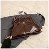 Bolso Artístico Vintage para Mujer de Cuero con Cera de Aceite de Gran Capacidad Estilo Coreano 2026 Primavera/Verano Nuevo con Cerradura de Cadena Bolso de Hombro para Viajes