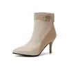 Botas curtas de salto fino com decoração metálica, botas femininas de salto alto bico fino, tamanho grande, comércio exterior 10-14