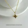 Estilo Lujo Ligero Exquisito Colgante de Collar de Cuentas de Semilla de Trébol de Cuatro Hojas Tridimensional para Mujer Diseño de Nicho Circonita Cadena de Clavícula Versátil y a la Moda