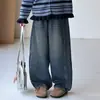 Conjunto de Cardigan de Tricô Listrado e Jeans para Meninas Outono Novo Estilo Coreano Conjunto Elegante de Duas Peças para Crianças de Tamanho Médio e Grande Roupa da Moda para o Outono