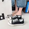 Zapatos de lona con suela gruesa, modelo nuevo primavera y otoño 2026, cómodos, finos, ligeros, zapatillas casuales súper populares, zapatillas versátiles de cordones de moda
