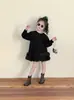Vestido Infantil Feminino Chegada Nova Primavera 2026 Estilo Coreano Moda Bebê Menina Bainha de Pétalas de Flor Roupas de Outono Tendência