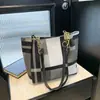 Bolsa Feminina Simples de Retalhos Nova de Verão Moda Bolsa de Ombro Bolsa Tote Xadrez Grande Capacidade Bolsa Feminina para o Dia a Dia Bolsa de Mão