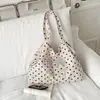 Bolso de hombro casual estilo coreano con cierre de cordón, gran capacidad, adecuado para ir al trabajo y viajar, diseño retro de lunares, bolso tipo tote versátil