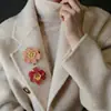 Broche de Flor de Esmalte de Moda Retro, Broche de Metal Esmaltado de Alta Gama, Accesorio Elegante y Versátil de Otoño e Invierno para Mujeres