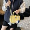 Bolsa Kelly Grande Capacidade Retrô Feminina 2025 Nova Moda Primavera Casual Casual para o Dia a Dia Bolsa Transversal Portátil