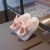 Tenis para niño, nueva colección primavera/otoño 2026, zapatos para niña, zapatos estilo concha para niños, tenis blancos casuales y transpirables para estudiantes de primaria
