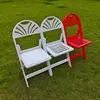 Silla plegable de resina blanca con respaldo en forma de abanico, personalizable, para restaurante, césped, boda, jardín, venta caliente transfronteriza, al por mayor