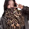 Bufanda Nueva de Estampado Leopardo para Mujer Otoño e Invierno Estilo Retro Coreano con Borlas Imitación Cachemir Chal Bufanda Cálida con Atmósfera Versátil