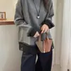 Blusas de Manga Longa com Renda e Veludo Dupla Face Tamanho Plus para Mulheres Outono e Inverno 2025 Novas com Caimento Solto Emagrecedor Camisetas de Base para Mulheres