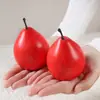 Al por mayor personalizado modelo de pera americana simulada pera roja pera de cerveza fruta falsa decoración accesorios de exhibición ayudas de enseñanza para la primera infancia