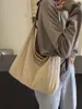 Nuevo bolso de hombro plisado de verano, simple y elegante, bolso versátil, bolso cruzado ajustable de gran capacidad estilo coreano para el día a día