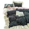 Juego de Cuatro Piezas de Vellón de Coral de Leche Grado A Ropa de Cama para el Hogar Funda Nórdica de Encaje Francés Juego de Tres Piezas Engrosado Cálido de Invierno