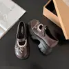 Sapatos Mary Jane estilosos com acabamento em renda e solas plataforma para mulheres, estilo retrô, que aumentam a altura, com sola grossa, com laço e padrão xadrez