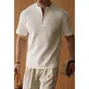 Camiseta de Algodón Mezclado con Textura de Gofre Gris para Hombre 2026 Verano Nuevo Estilo Casual Abierta a Mitad Manga Corta de Punto
