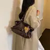 Bolso de mano de estilo relajado, bolsa grande de capacidad casual para commuting para mujer, nuevo modelo 2026, bolso de hombro de alta gama para debajo del brazo