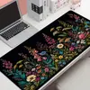Alfombrilla de ratón negra floral estilo Ins con borde de bloqueo de precisión, alfombrilla antideslizante para escritorio para uso con teclado en juegos, oficina y hogar