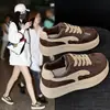 Tênis Casuais de Cano Baixo 2026 para Pessoas Baixas Moda Board Estudante Solado Grosso Cadarço Sapatos Outono/Inverno Estilo Coreano Feminino Sapatos Únicos