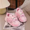 Zapatos Transpirables de Malla para Niñas 2026 Primavera Nuevos Zapatos para Estudiantes Botón Giratorio Zapatos Casuales para Niñas Zapatos para Correr para Niños Grandes