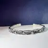 Nuevo Estilo Simple Estilo Oscuro Lujo Ligero Pulsera Incrustada de Diamantes Moda Femenina Personalizada Diseño de Nicho Pulsera de Estrella Versátil