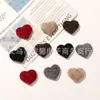 Exquisitos Otoño e Invierno Sencillos Botones de Corazón con Purpurina Fina de Terciopelo Accesorios Botones para Bolsos DIY Accesorios para Fundas de Teléfono Móvil Ropa Venta al por Mayor