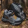 Sapatos de inverno de algodão para meninos, forrados com fleece e espessados para aquecimento, botas grandes de algodão estilo Nordeste, tamanhos médios e grandes para meninos, botas de neve para exterior com biqueira de aço