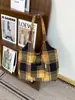 Bolsa de Hombro Reversible de Cuadros Retro Americano Nueva Otoño/Invierno 2026 Bolso Tote de Lana Suave Bolso de Tela Casual y Relajado
