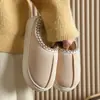Pantuflas de algodón al por mayor para mujer, cálidas para uso en casa, nuevo modelo 2026, pantuflas de felpa antideslizantes para mujer para uso interior en invierno