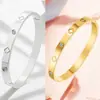 Pulsera de Acero Inoxidable de Venta Caliente Transfronteriza para Mujer, Moda de Alta Gama, Acero de Titanio Cielo Estrellado, Pulsera Versátil de Acero con Diamantes Horneados en Horno de 18 Quilates