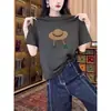 Camiseta de Manga Curta de Algodão Puro para Mulheres, Gola Redonda, Ombro Reto, Fashion e Versátil, Redutora de Idade, Estilosa Blusa Cinza, Base Slim para o Verão
