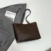 Bolsa Tote Estilo Coreano para o Dia a Dia 2026 Nova Moda Grande Capacidade Bolsa de Ombro Casual Cor Sólida Tendência