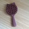 Peine de Sándalo Dorado Peine Masajeador Peine de Gato Lindo de Dibujos Animados Creativo Peine para el Cabello Largo del Hogar Exquisito Peine de Dientes Gruesos para el Cuidado del Cabello