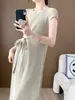 Vestido Plissado Design Feminino Primavera e Verão 2024 Novo Cadarço Cobertura de Carne Saia Emagrecedora Vestido Longo Brilhante de Alta Qualidade