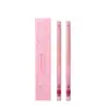 ¡Delineador de labios para una línea de labios definida! Este delineador de labios rosa-marrón es versátil y se puede usar para crear un efecto natural y tridimensional, incluyendo resaltar el rabillo interior del ojo y añadir volumen a los labios.