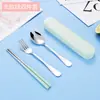 Conjunto de Hashis e Colher com Letras Aço Inoxidável de Grau Alimentício Utensílios de Mesa Portáteis Caixa de Armazenamento para Estudante Utensílios de Mesa para Viagem Conjunto de Três Peças