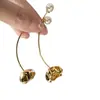 Pendientes de Perla Florales Estilo Minimalista Aguja de Plata, Únicos y de Moda, Lujo Ligero, Pendientes Versátiles con Sentido del Diseño, Accesorios de Oreja de Nicho