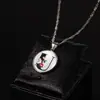 Nuevo Collar de Letra Transfronterizo, Exquisita y Versátil Cadena para Clavícula con Flor, Estilo de Lujo Ligero Personalizado, Colgante Versátil para Mujeres al por Mayor