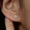 Plata S925 Chapada en Oro de 18K Trébol de Cuatro Hojas de la Suerte Flash Hao Mini Pendientes Ultracortos Moda para Mujer Diseño Elegante Sensación Diamante Incrustado