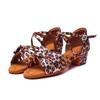 Zapatos de tacón alto para niños con estampado de leopardo nuevos 2023, zapatos de práctica de baile de suela blanda para danza latina, zapatos de baile estándar nacional para niñas
