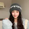 Chapéu de Tricô Estilo Coreano para Cabeça Grande Feminino Atmosfera Outono/Inverno Quente à Prova de Vento Chapéu para Frio Moda Redutor de Idade Proteção Auricular Chapéu de Lã
