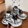 Zhao Lusi com sapatos Torre 2025 novo outono Joker sola grossa aumentadas explosões tênis casual tênis da moda