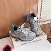 Zapatos de hombre 2026 nuevo otoño casual transpirables de malla zapatillas de moda con un toque de alta gama, versátiles y elegantes zapatos de papá