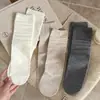Meias Lisas Simples para Mulheres Início do Outono Confortáveis Estilo Preguiçoso Meias Pós-Parto Meias Cinzas de Cano Médio Simples Versáteis Meias Largas de Algodão