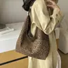 Bolso tote casual de gran capacidad de comercio exterior para mujer, estilo retro de moda, elegante bolso tote con estampado de leopardo, bolso de hombro, moderno