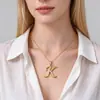 Fornecimento de Website Independente Colar com Pingente de 26 Letras, Banhado a Cobre com Ouro 18K e Cravejado com Diamantes, Estilo Europeu e Americano, Exclusivamente para Joias Transfronteiriças