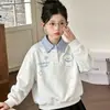 Roupa infantil para meninas, camiseta polo e moletom de outono, novo modelo 2026, camiseta básica super estilosa para meninas mais velhas na primavera e no outono