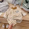 Nuevos conjuntos de ropa interior para niños de otoño e invierno, que incluyen pijamas con forro polar para niños y ropa de estar más gruesa para niñas, disponibles como conjunto de dos piezas para venta al por mayor